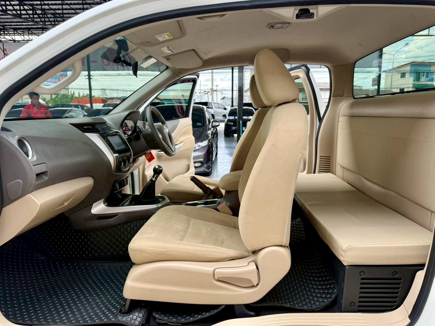 NISSAN NAVARA NP300 2.5 E KINGCAB 2020