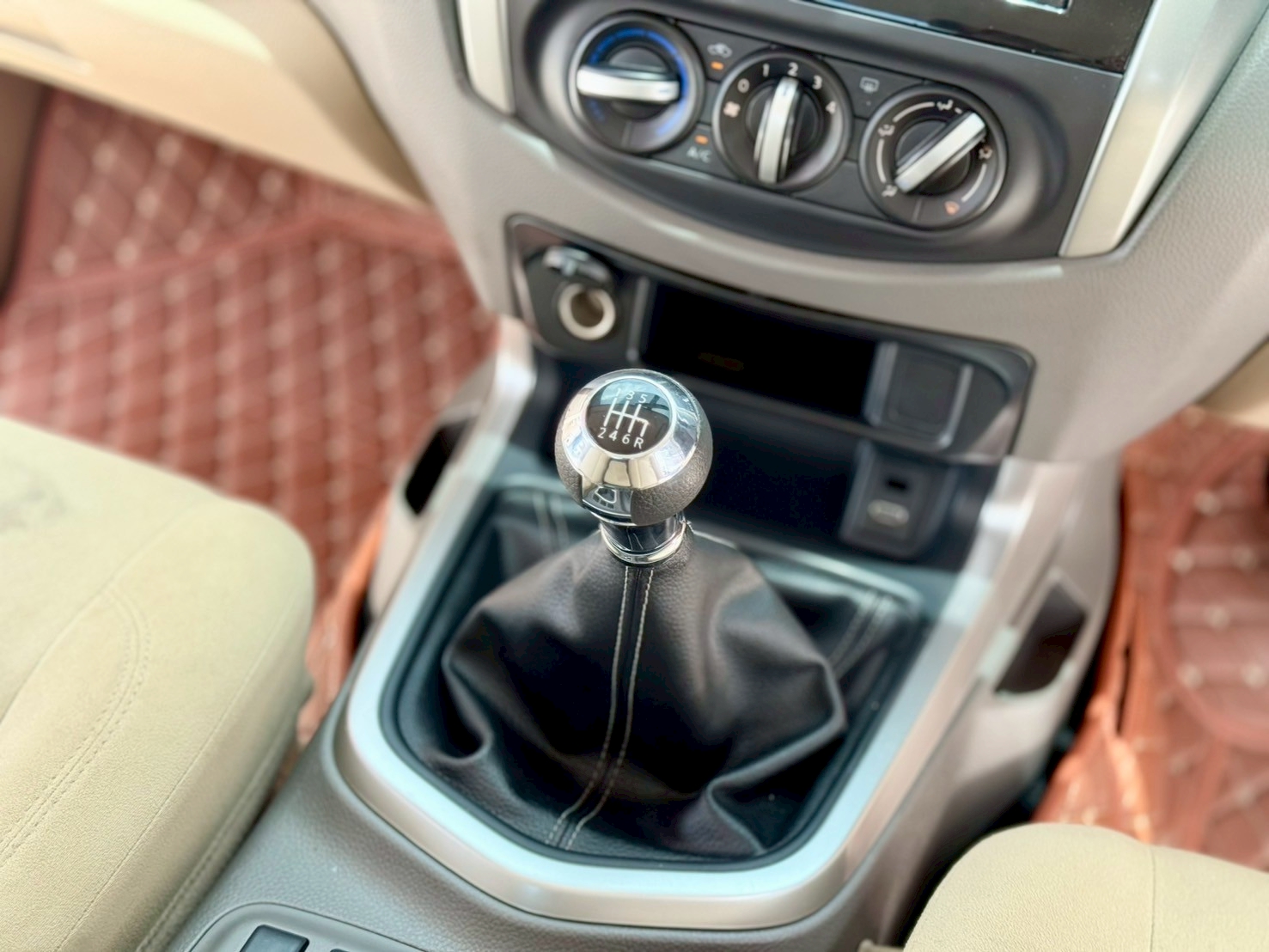 NISSAN NAVARA NP300 2.5 E KINGCAB 2021