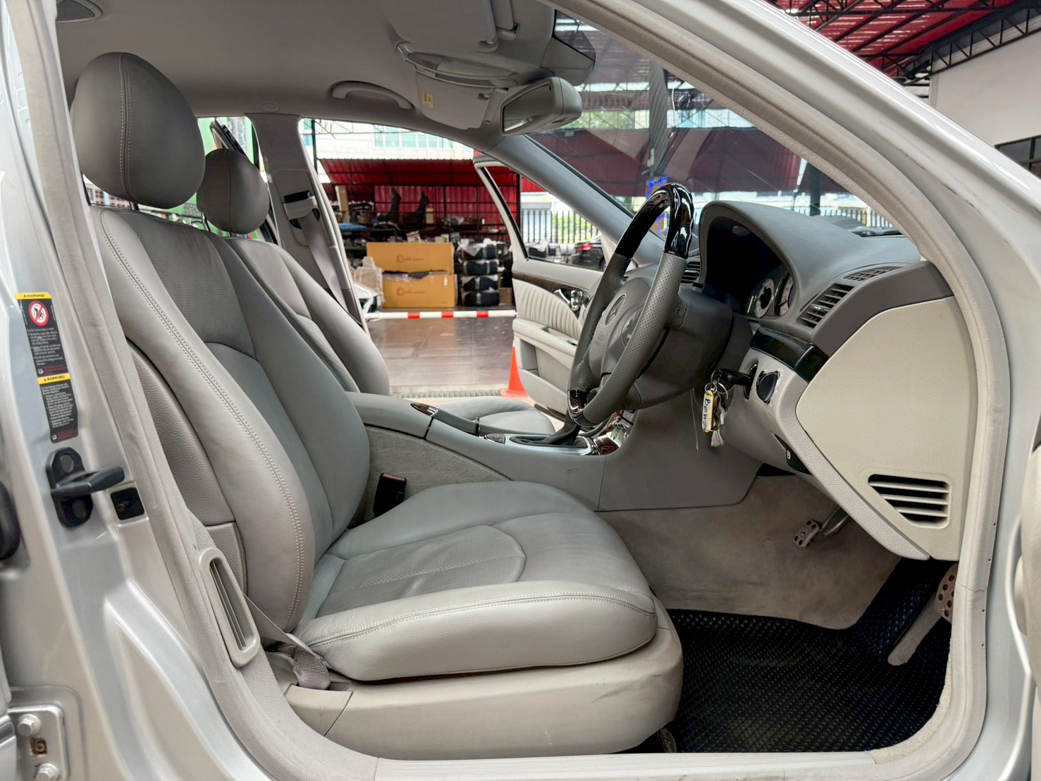 BENZ E-Class E240 (W211) 2.6 Avantgarde 2003