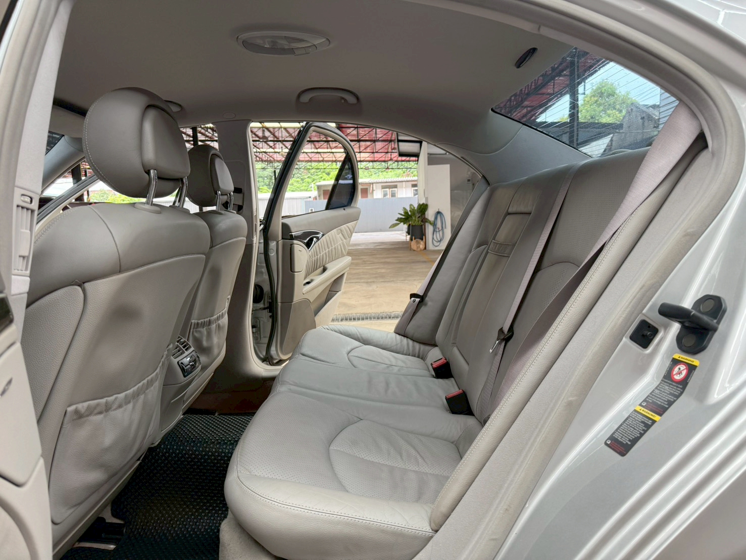 BENZ E-Class E240 (W211) 2.6 Avantgarde 2003