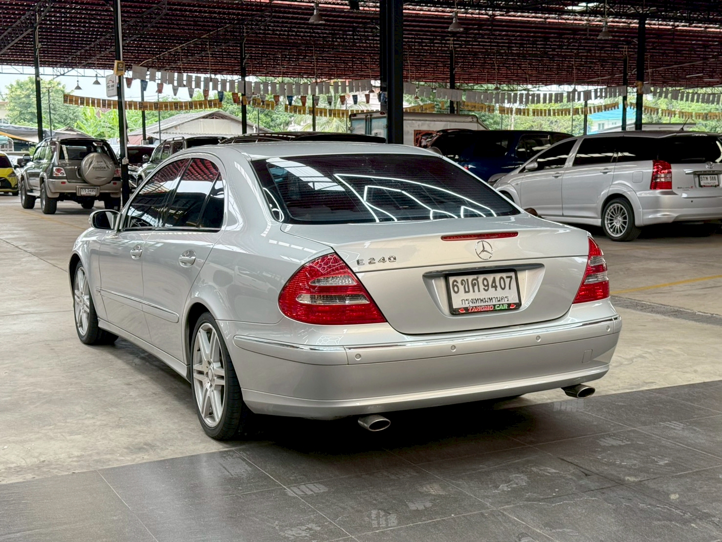 BENZ E-Class E240 (W211) 2.6 Avantgarde 2003