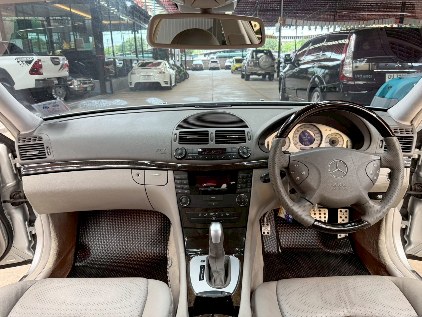 BENZ E-Class E240 (W211) 2.6 Avantgarde 2003