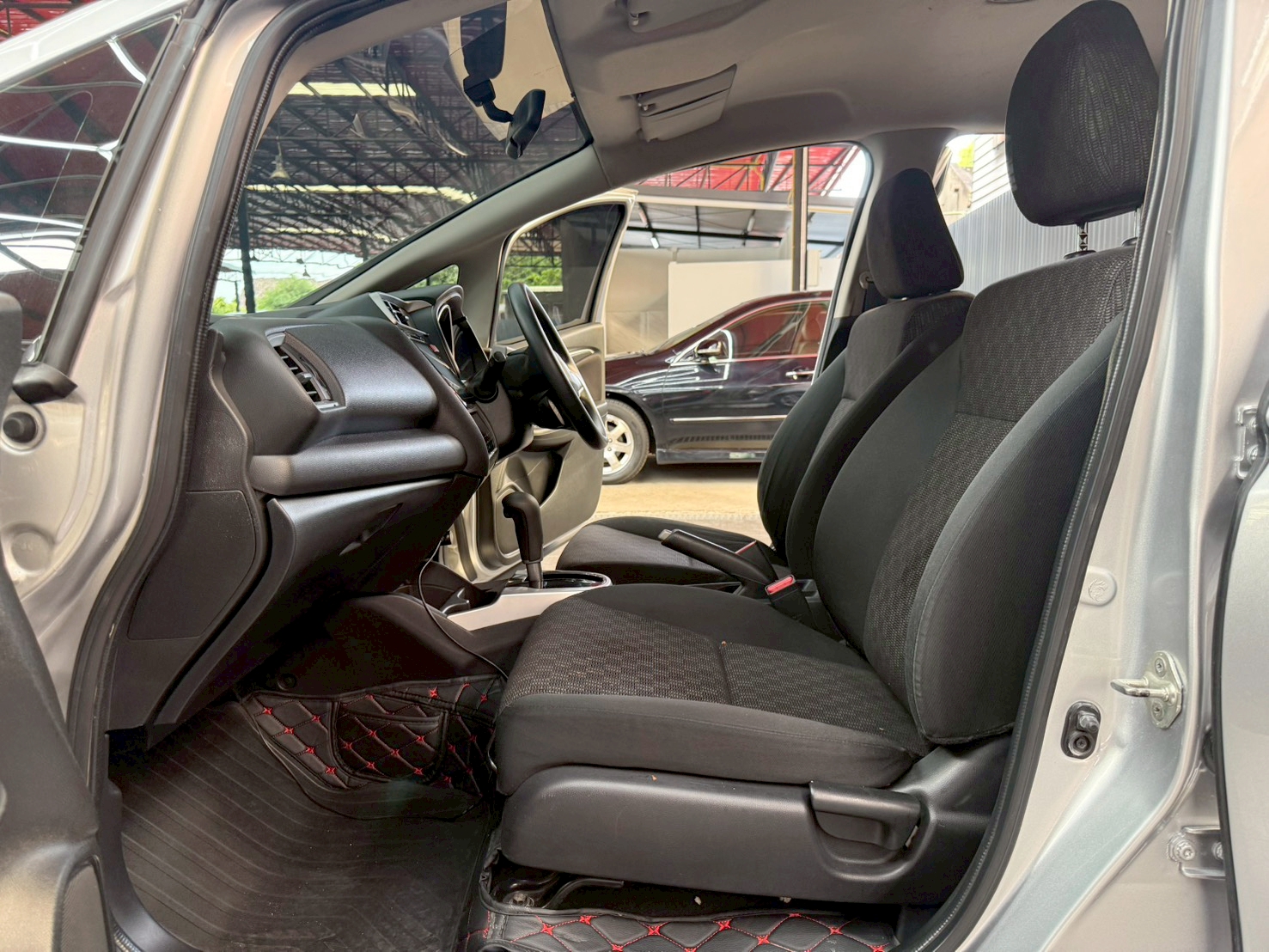 HONDA JAZZ 1.5 V+ i-VTEC 2014