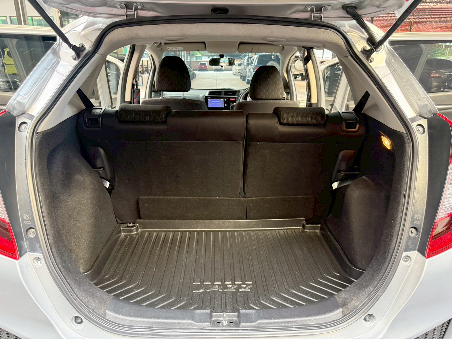 HONDA JAZZ 1.5 V+ i-VTEC 2014