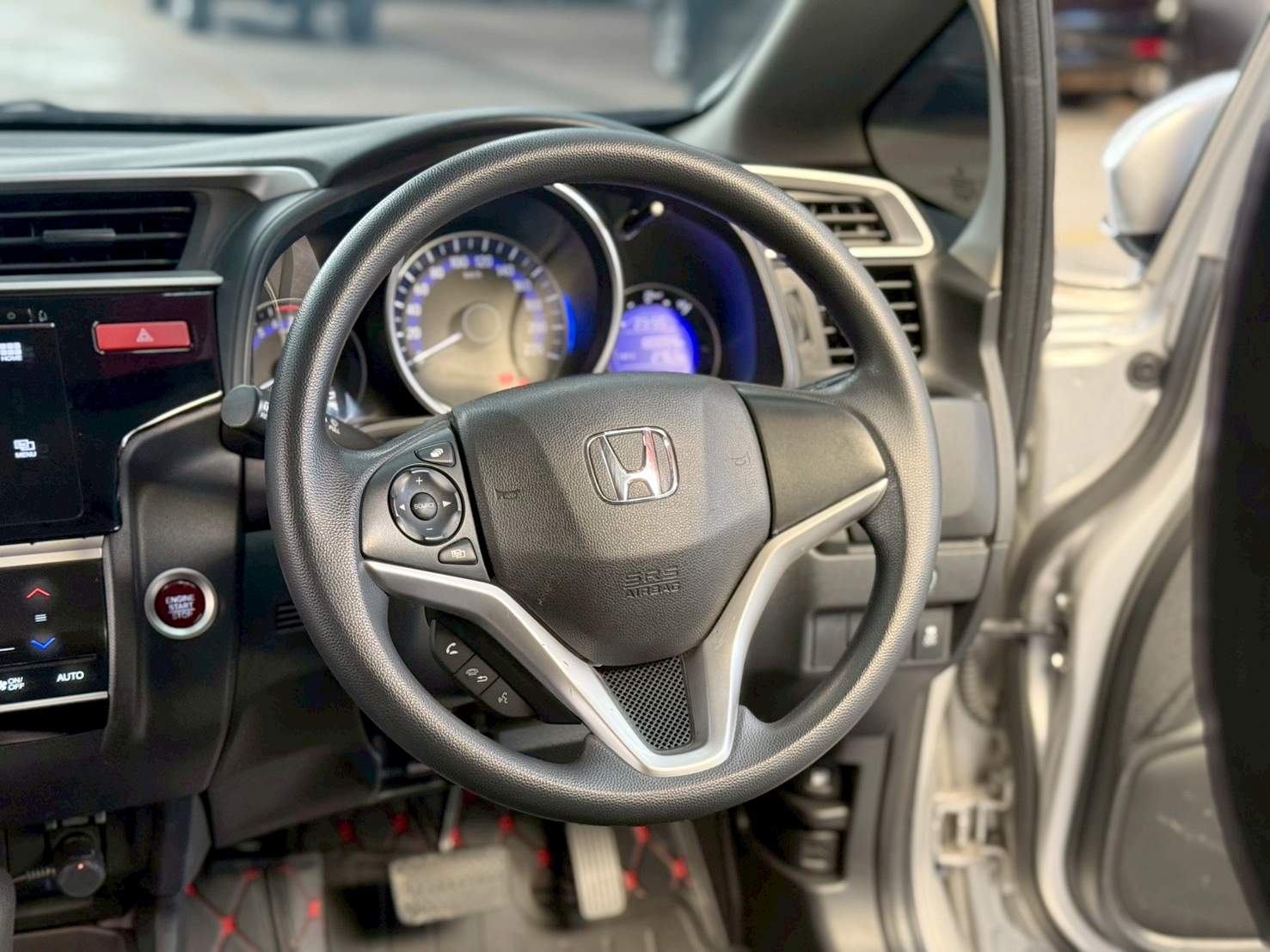 HONDA JAZZ 1.5 V+ i-VTEC 2014