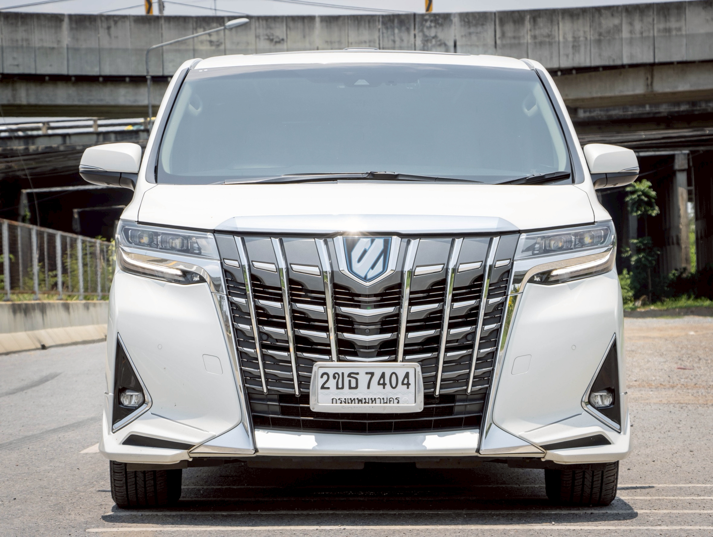 TOYOTA ALPHARD 2.5 HYBRID E-FOUR 2022