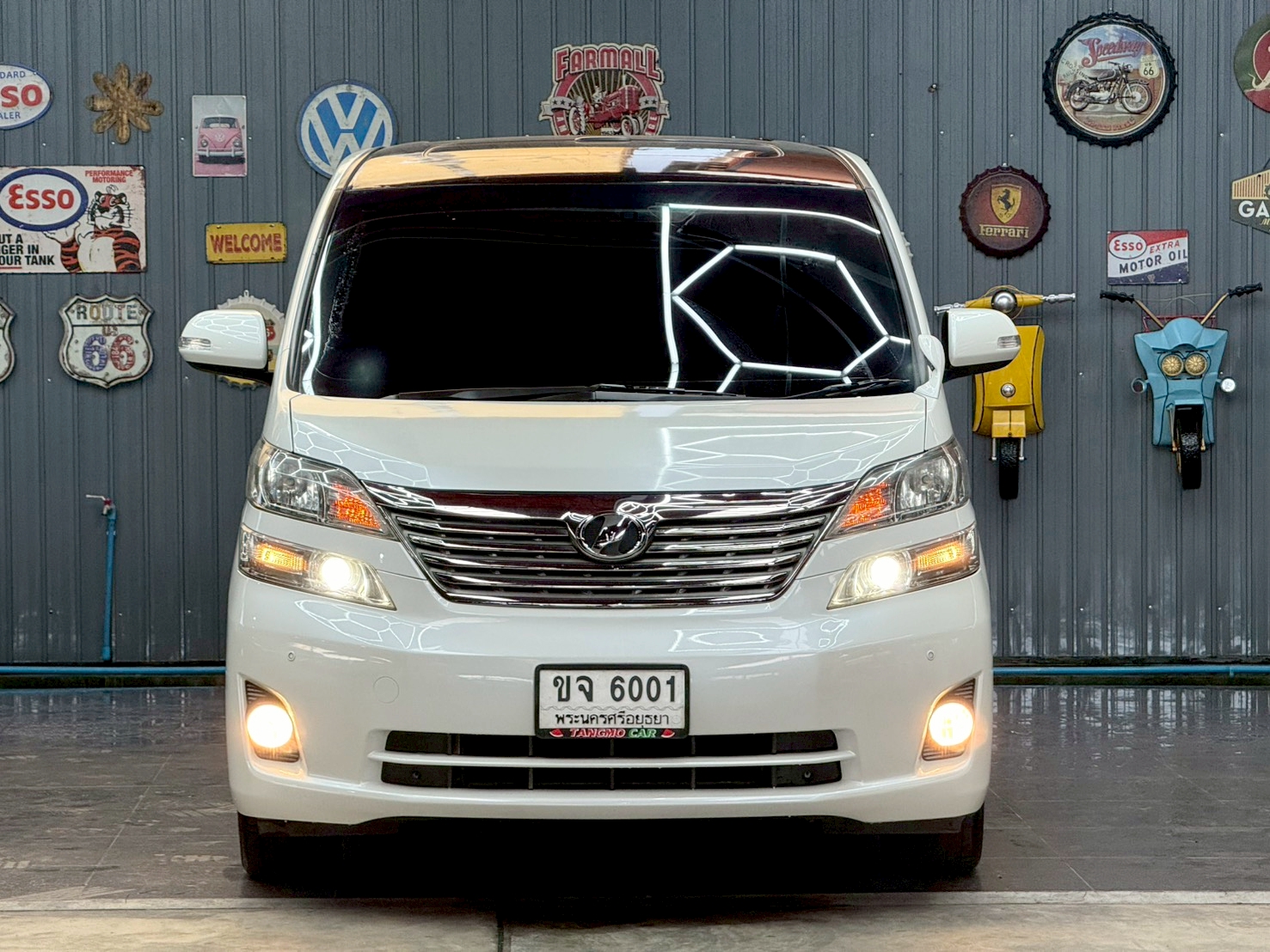 TOYOTA VELLFIRE 2.4 V 2011