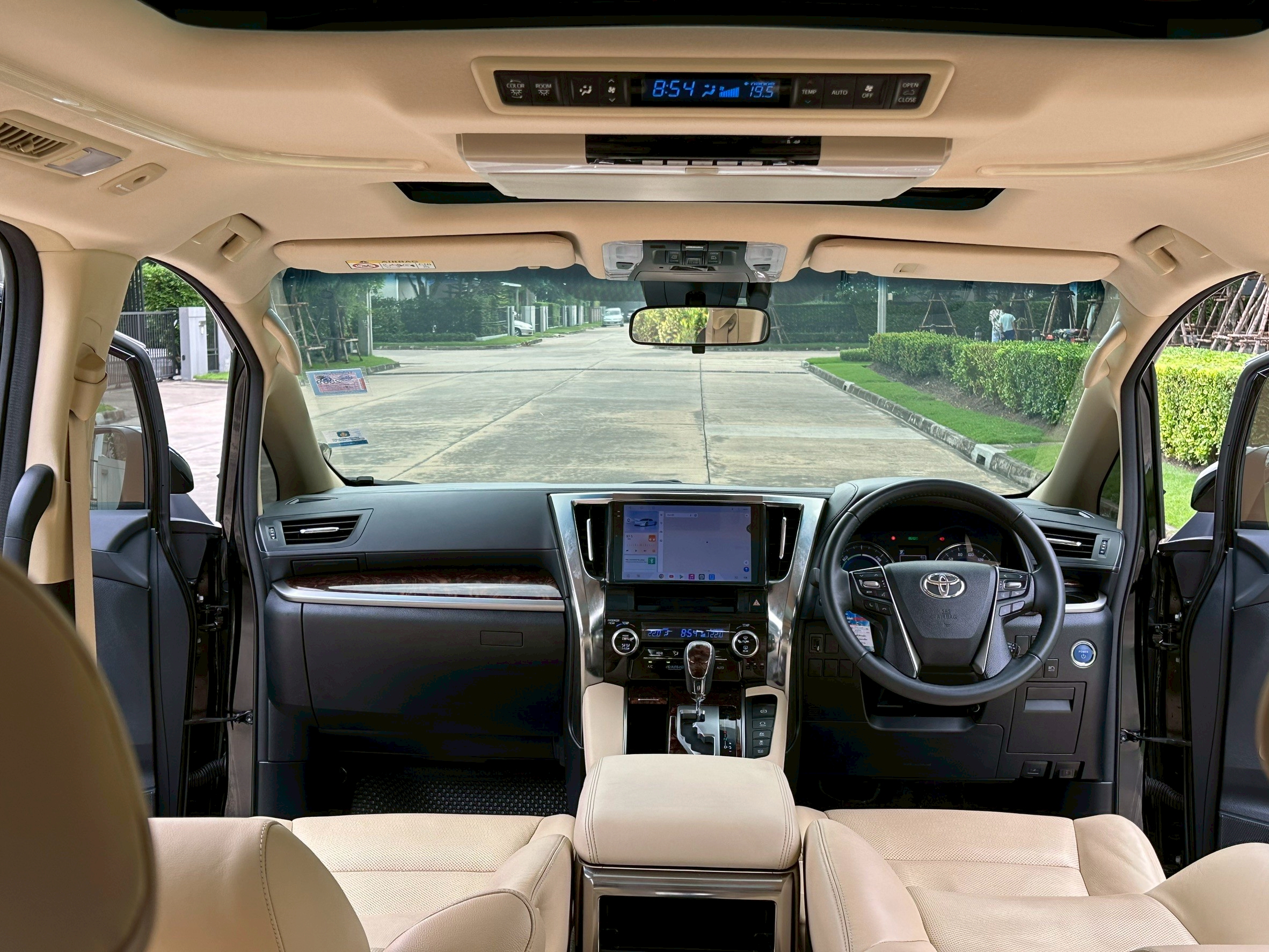 TOYOTA VELLFIRE 2.5 HYBRID X E-FOUR