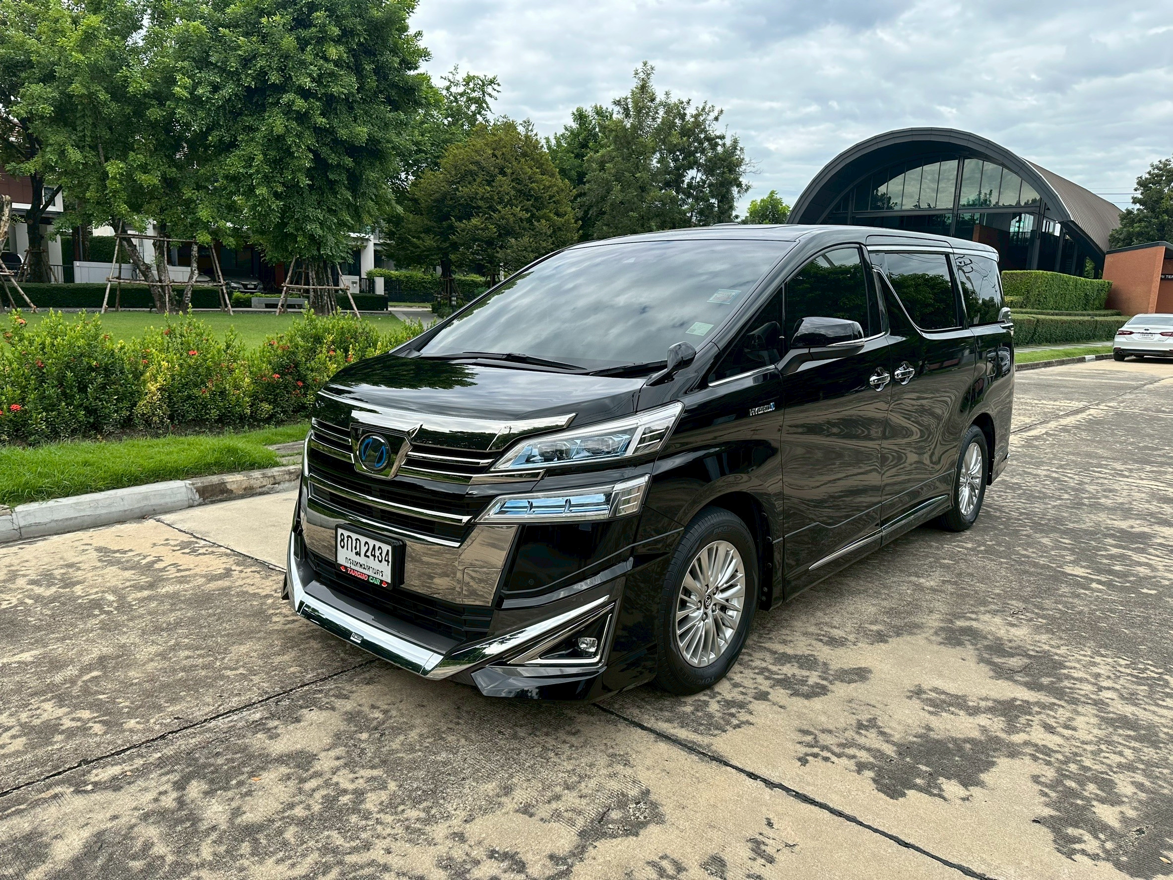 TOYOTA VELLFIRE 2.5 HYBRID X E-FOUR