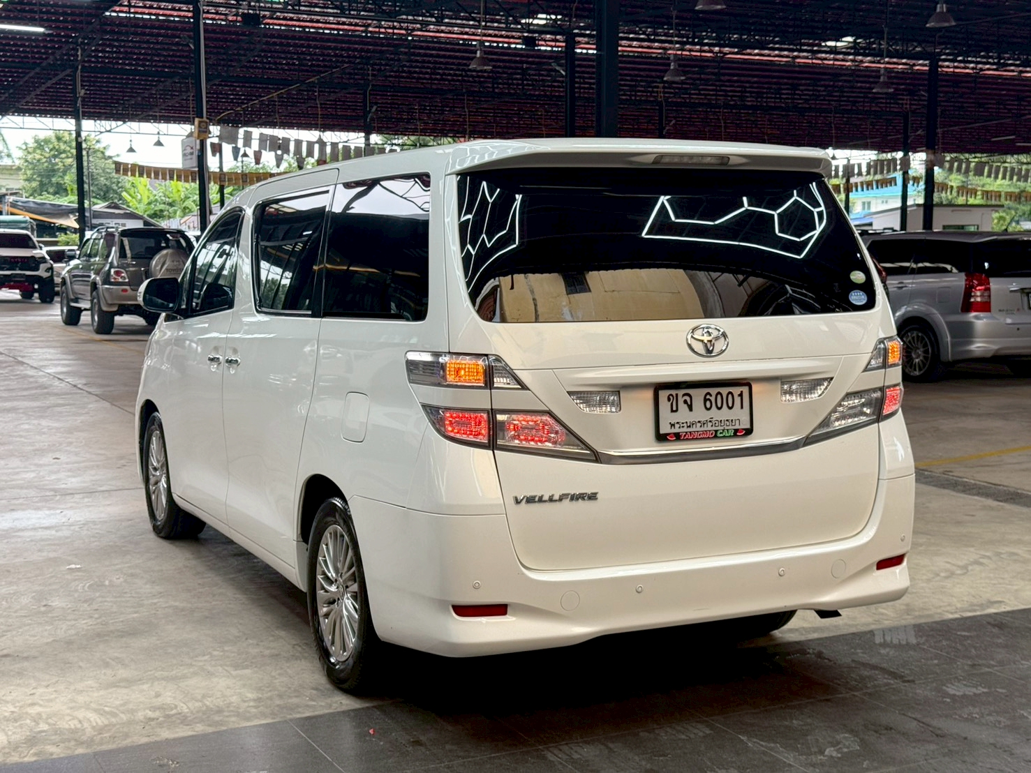 TOYOTA VELLFIRE 2.4 V 2011