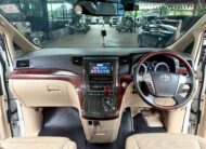 TOYOTA VELLFIRE 2.4 V 2011