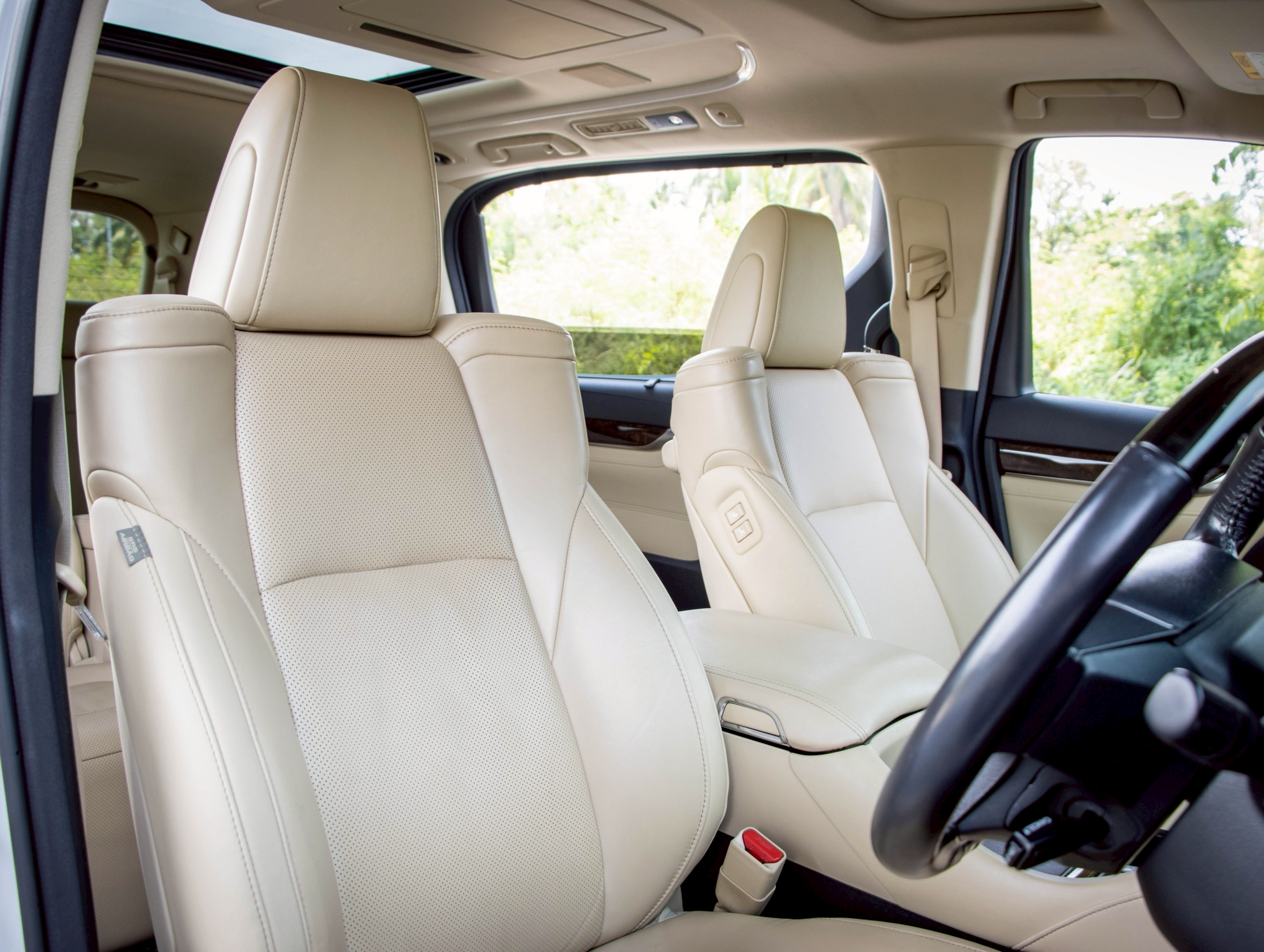 TOYOTA ALPHARD 2.5 HYBRID E-FOUR 2022