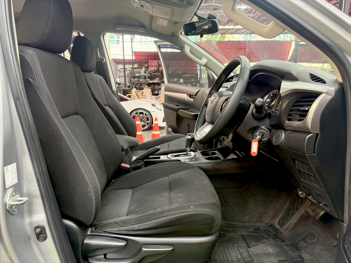 TOYOTA REVO 2.4 MID PRERUNNER DOUBLECAB 2020
