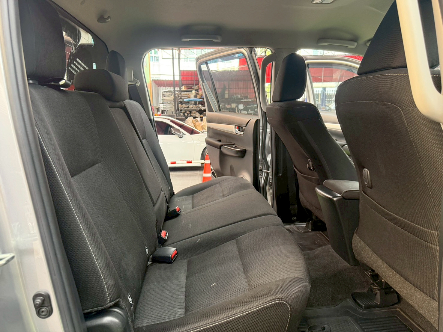 TOYOTA REVO 2.4 MID PRERUNNER DOUBLECAB 2020