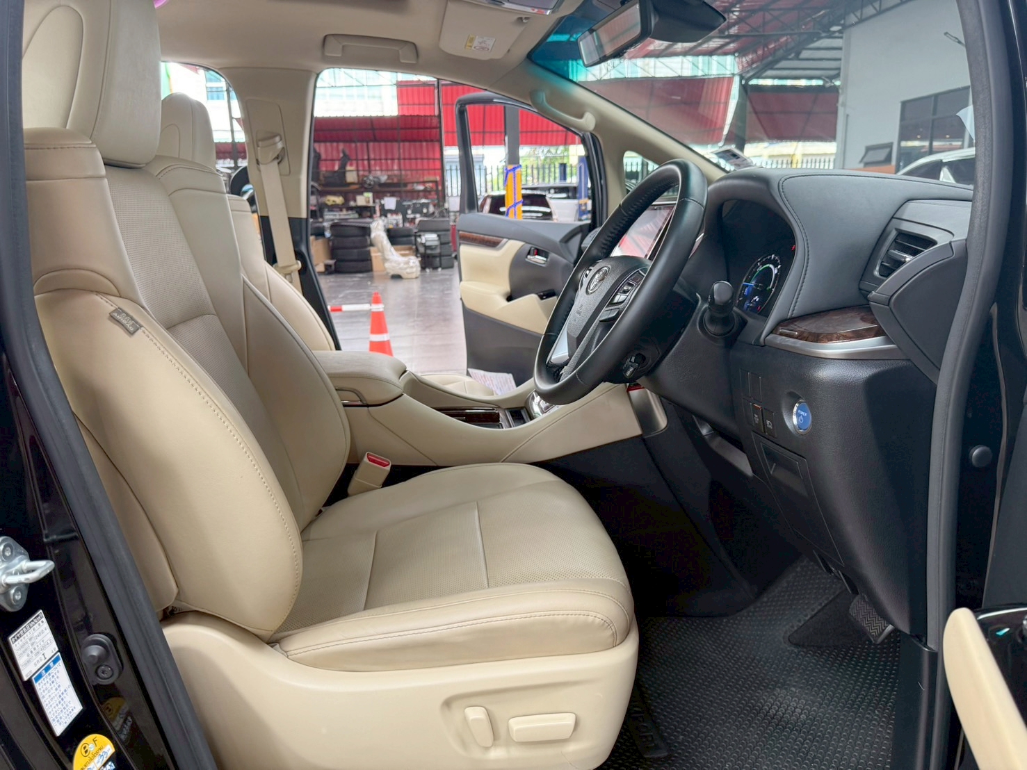 TOYOTA VELLFIRE 2.5 HYBRID X E-FOUR 2021