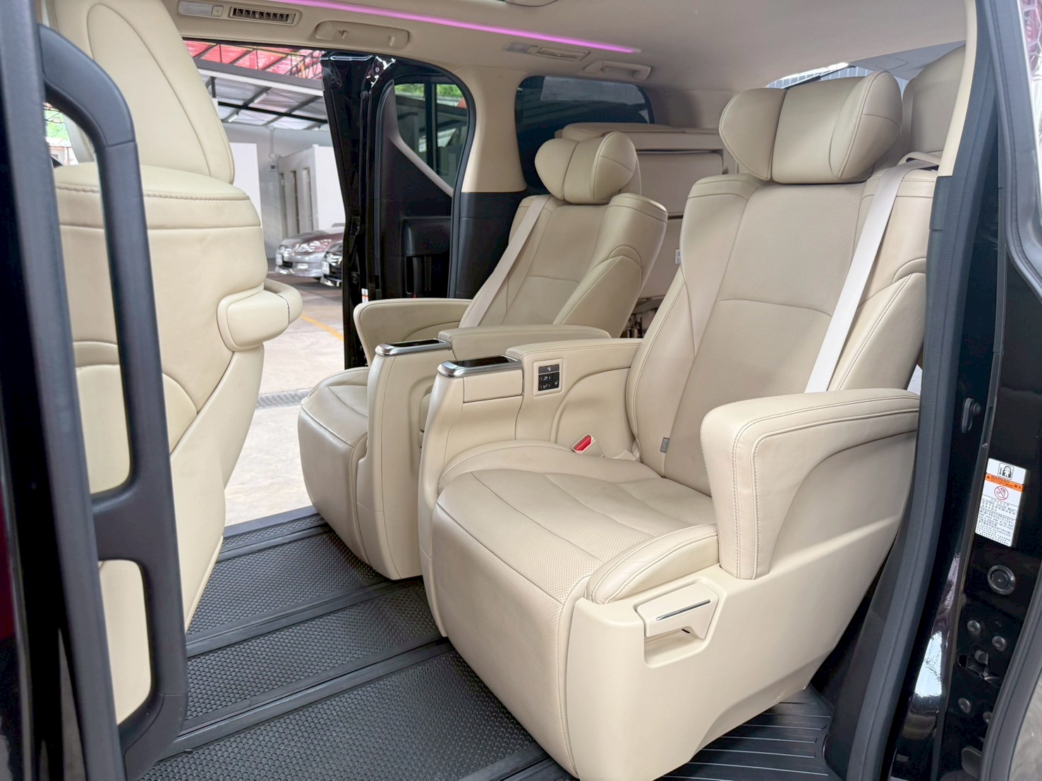 TOYOTA VELLFIRE 2.5 HYBRID X E-FOUR 2021