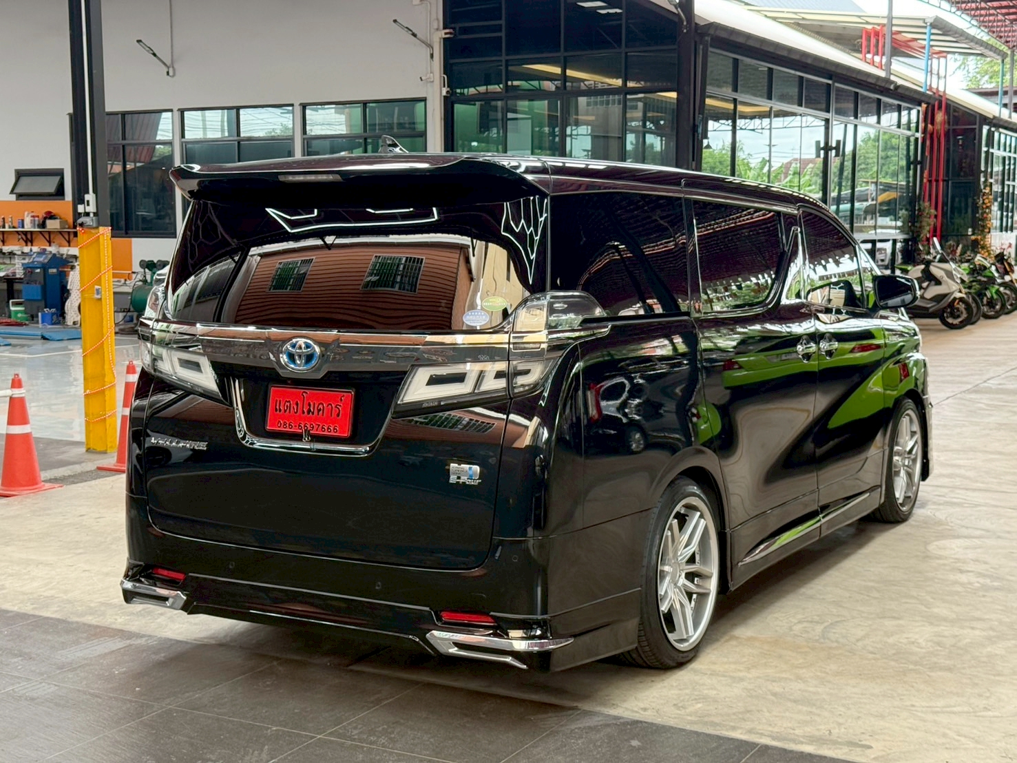 TOYOTA VELLFIRE 2.5 HYBRID X E-FOUR 2021