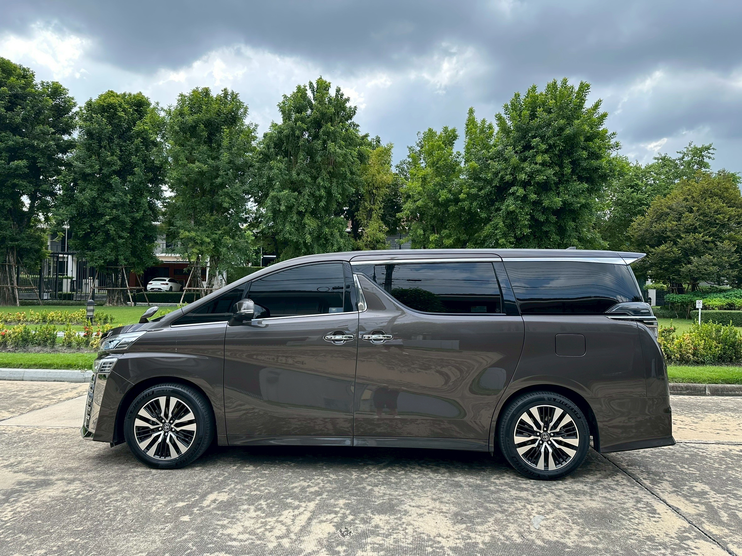 TOYOTA VELLFIRE 2.5 Z-G EDITION 2023