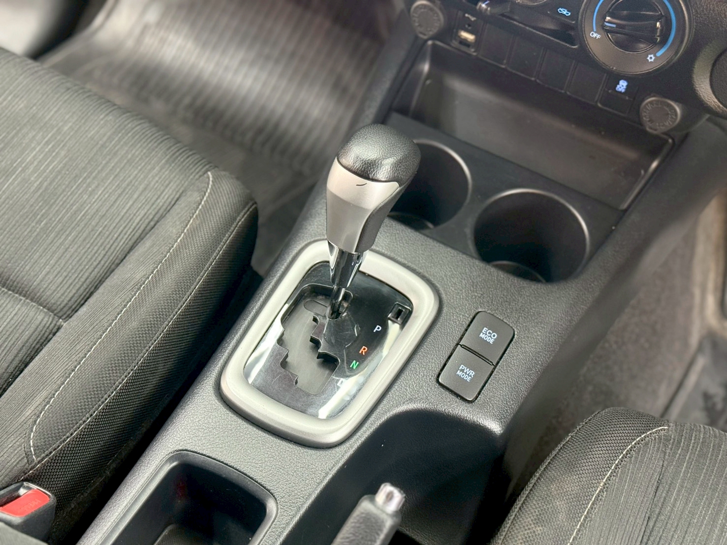 TOYOTA REVO 2.4 MID PRERUNNER DOUBLECAB 2020