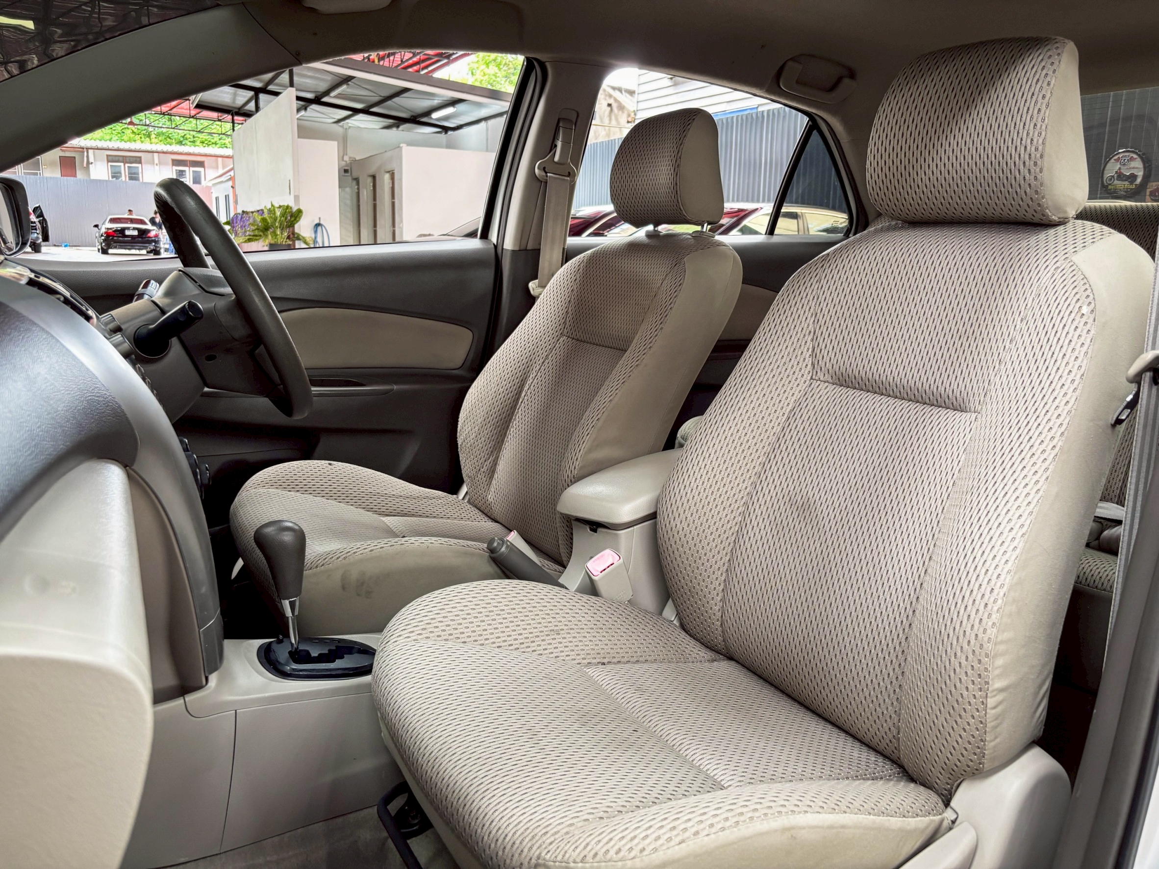 TOYOTA VIOS 1.5 E 2012