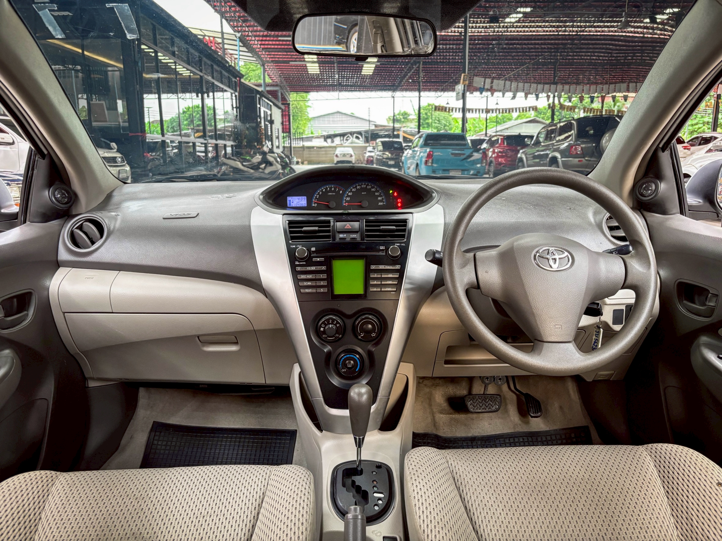 TOYOTA VIOS 1.5 E 2012