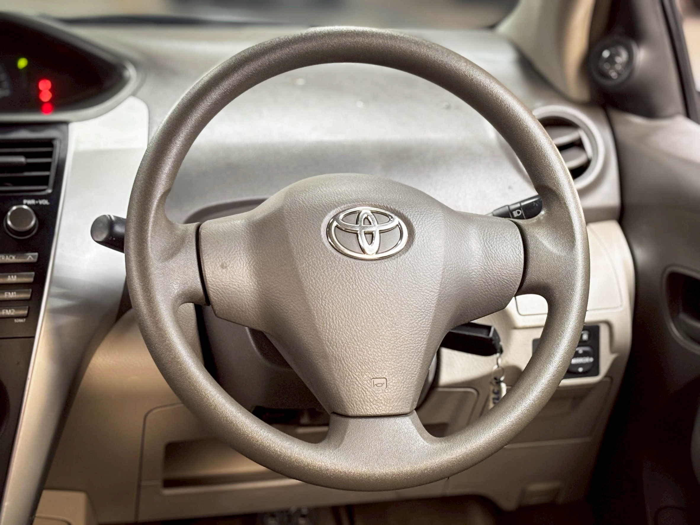 TOYOTA VIOS 1.5 E 2012