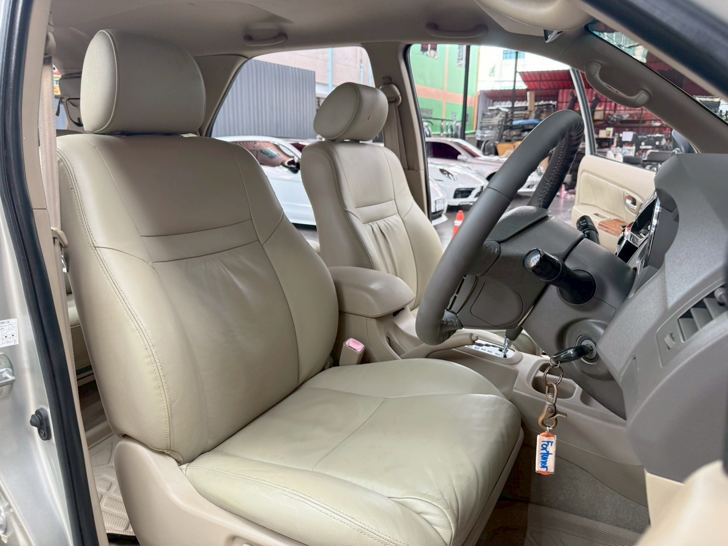 TOYOTA FORTUNER 2.7 V 2009