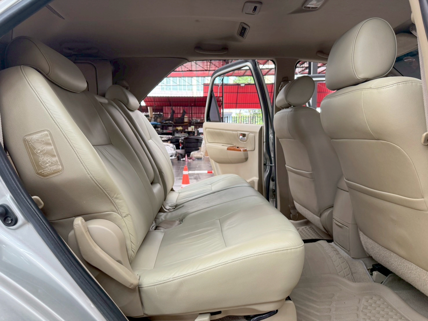 TOYOTA FORTUNER 2.7 V 2009