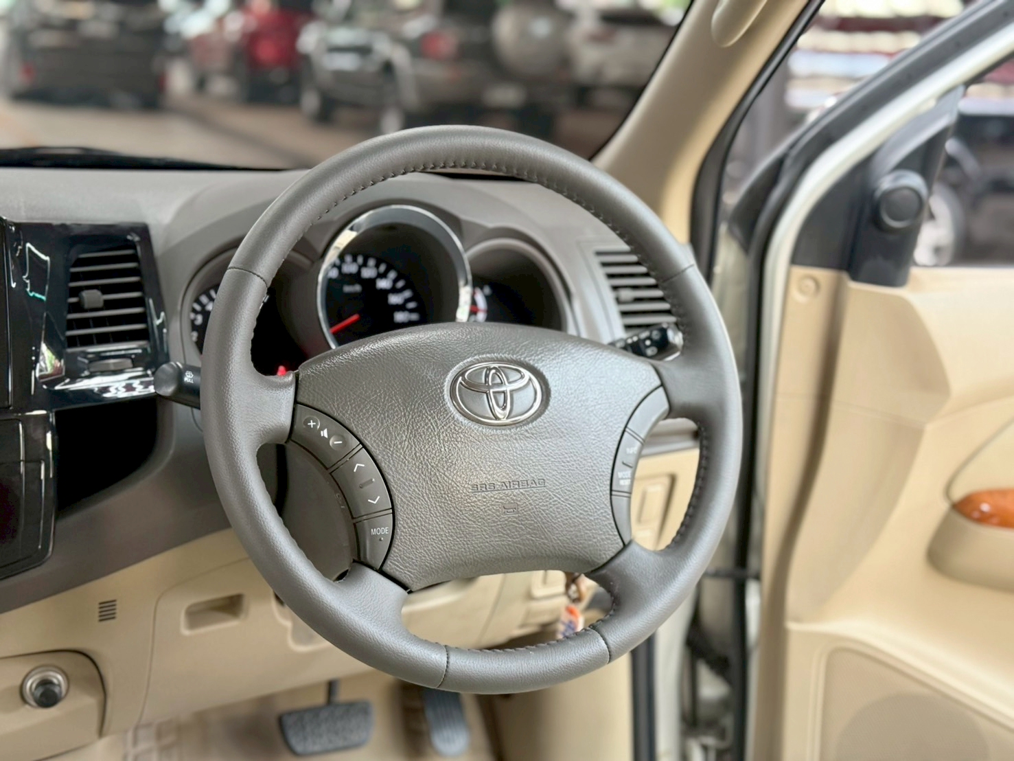 TOYOTA FORTUNER 2.7 V 2009