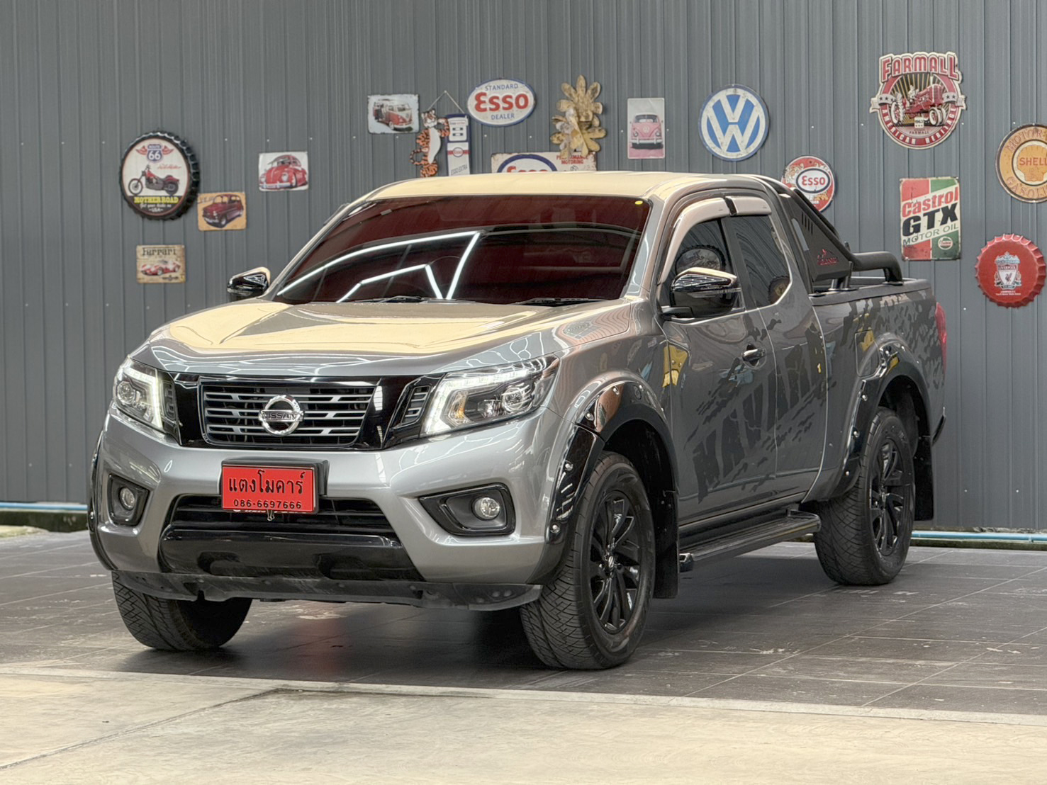 NISSAN NAVARA NP300 2.5 Calibre E Black Edition King Cab 2020