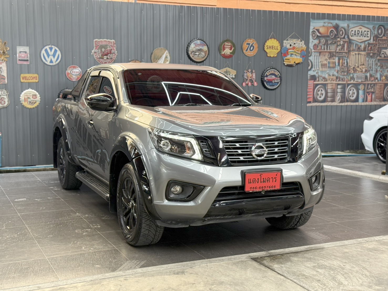 NISSAN NAVARA NP300 2.5 Calibre E Black Edition King Cab 2020