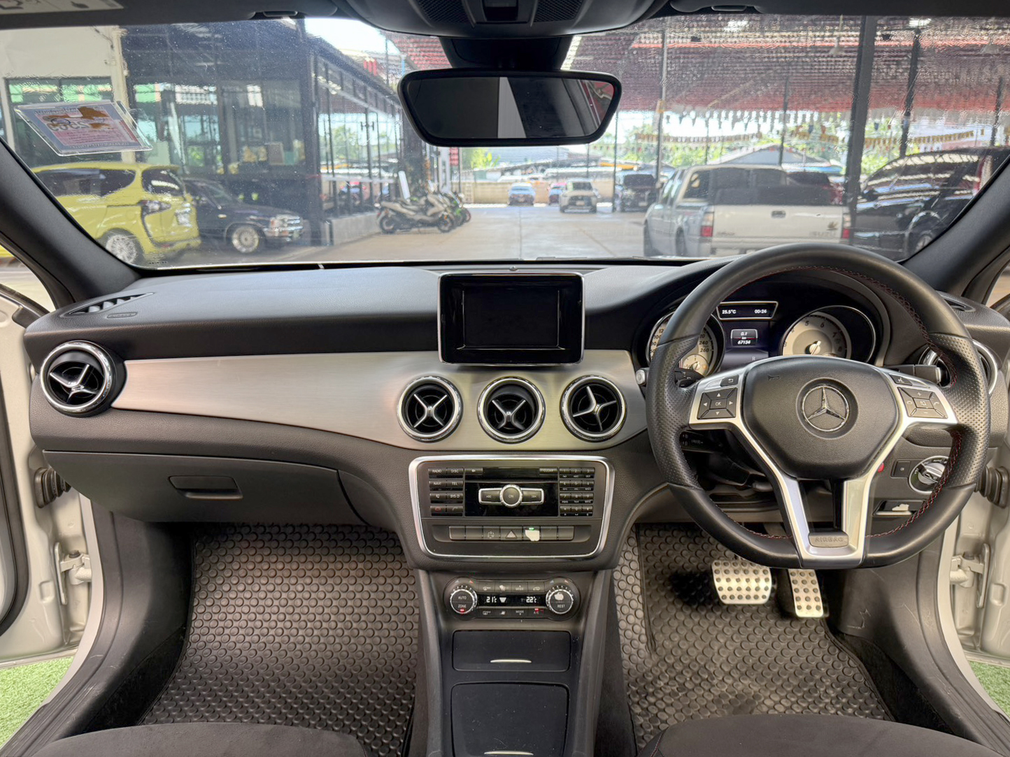 BENZ GLA250 w156 2.0 AMG Dynamic 2016