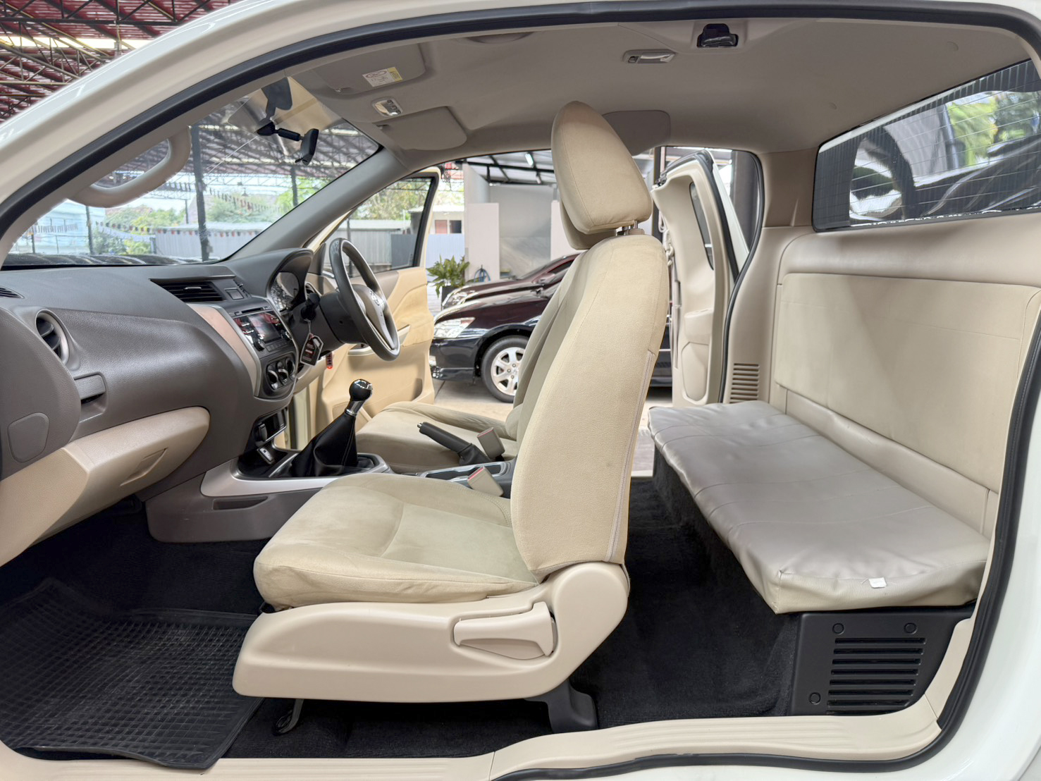 NAVARA NP300 2.5 E KINGCAB 2019