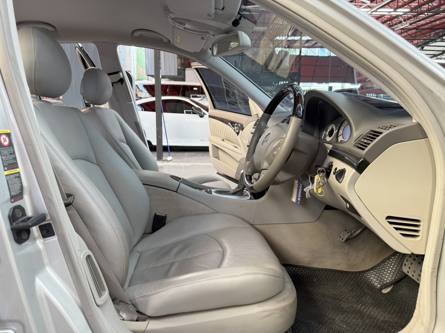 E240 (W211) 2.6 Avantgarde 2003