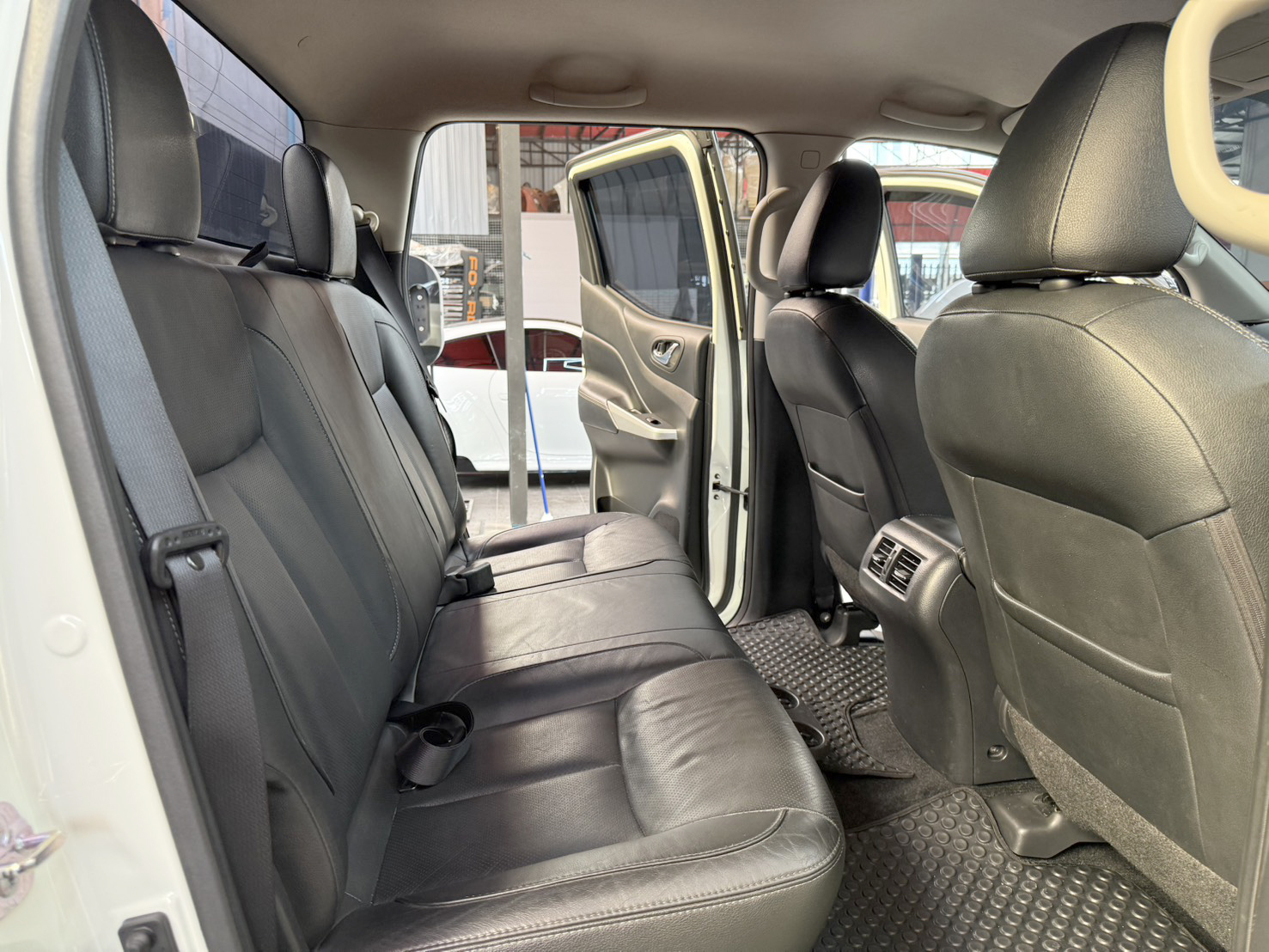 NAVARA NP300 2.5 VL 4WD DoubleCab 2015