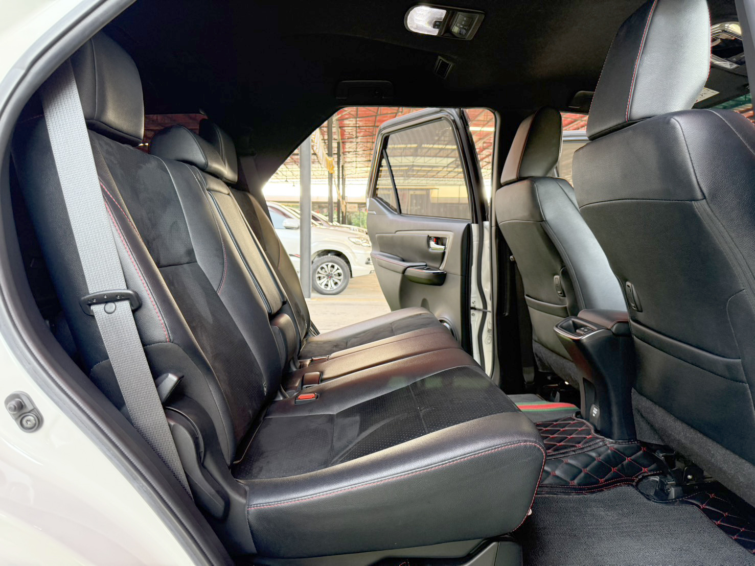 FORTUNER 2.8 GR Sport (Black Top) 4WD 2022