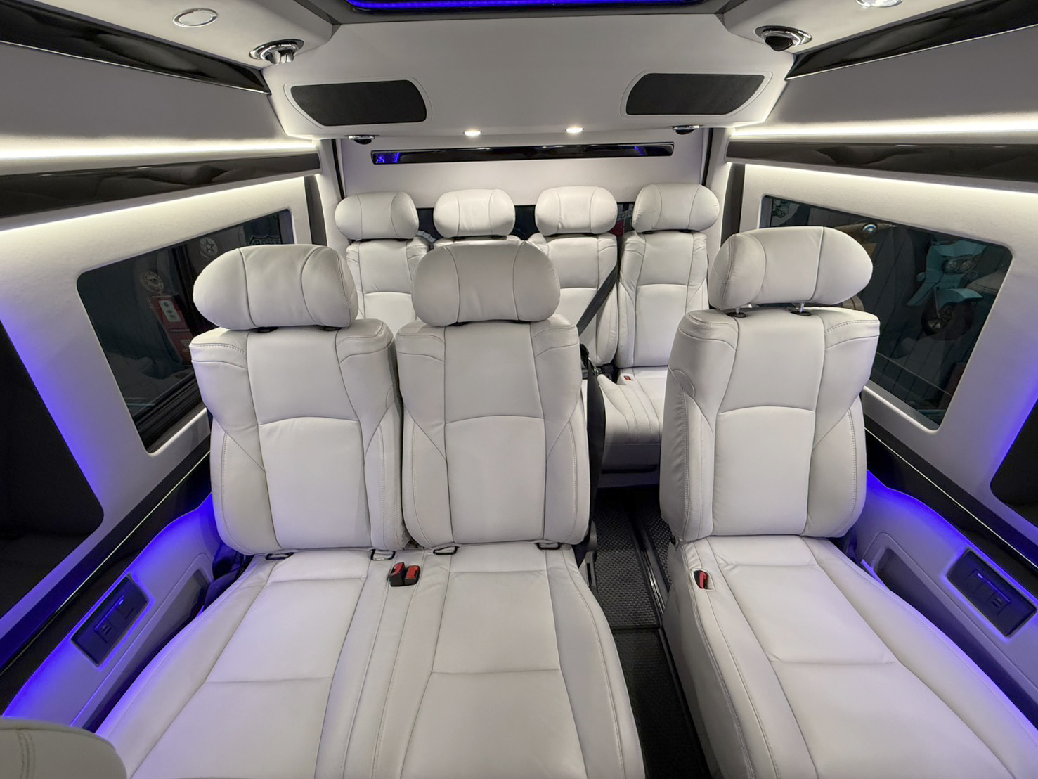 COMMUTER 2.8 Van 2024