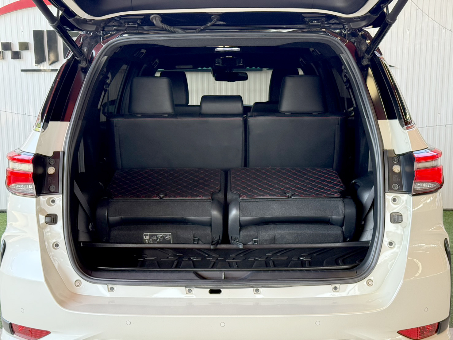 FORTUNER 2.8 GR Sport (Black Top) 4WD 2022