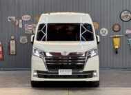 COMMUTER 2.8 Van 2024