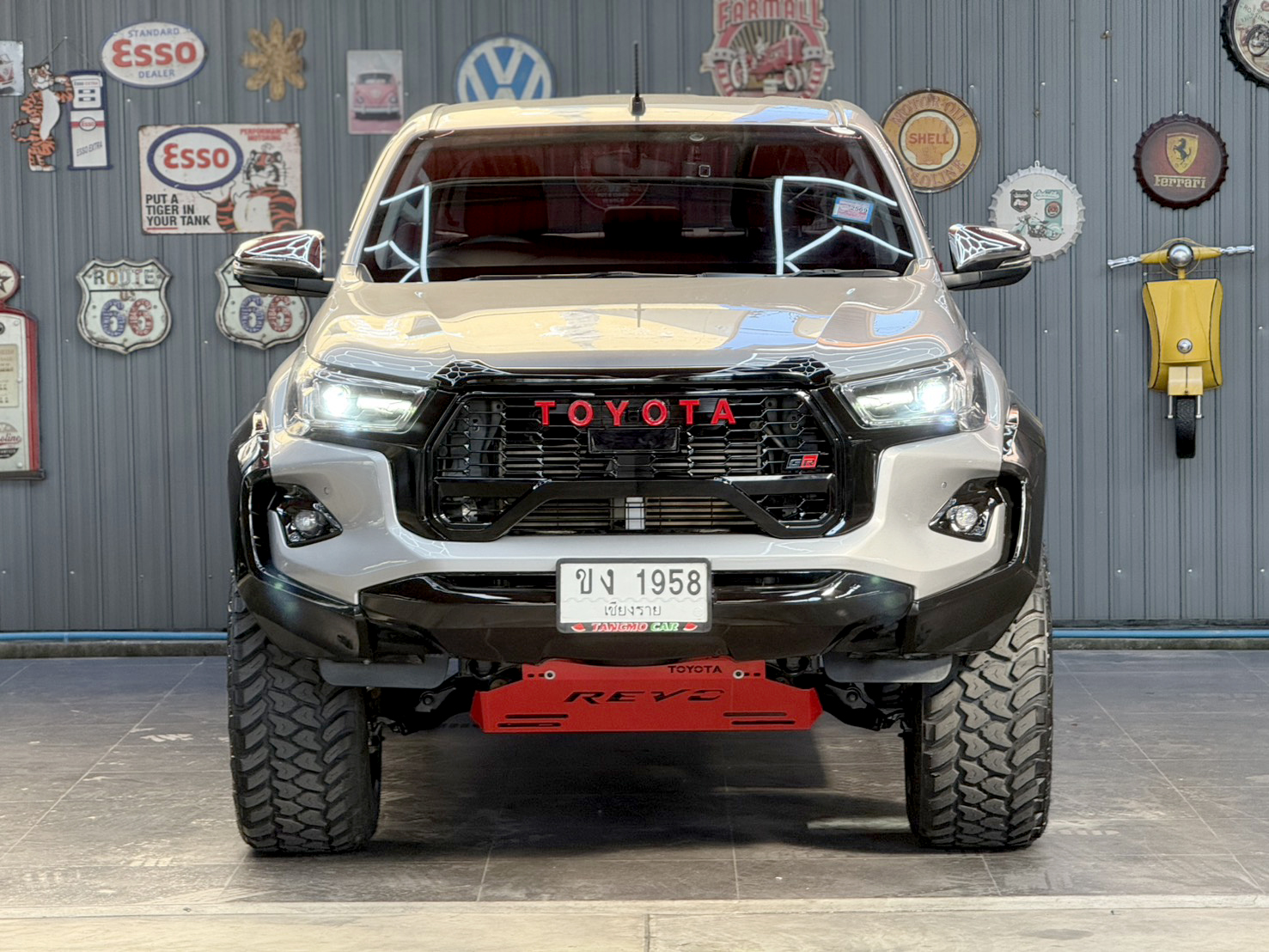 REVO 2.4 MID  PRERUNNER DOUBLECAB 2022