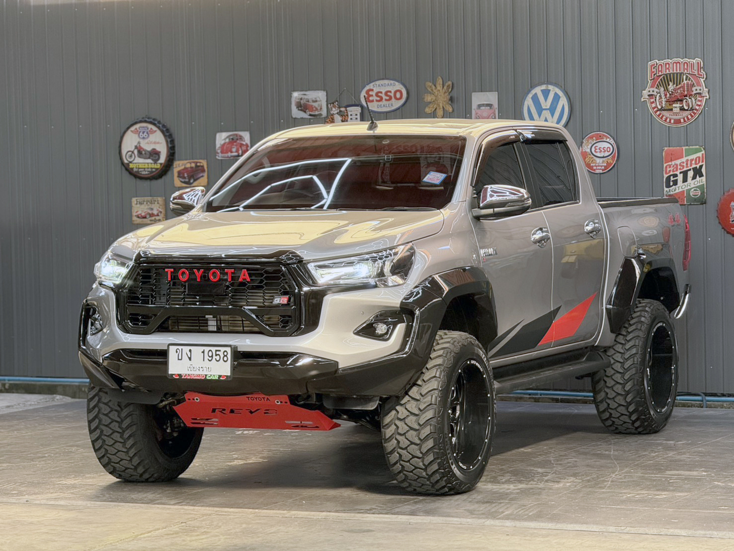 REVO 2.4 MID  PRERUNNER DOUBLECAB 2022