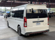 COMMUTER 2.8 Van 2024