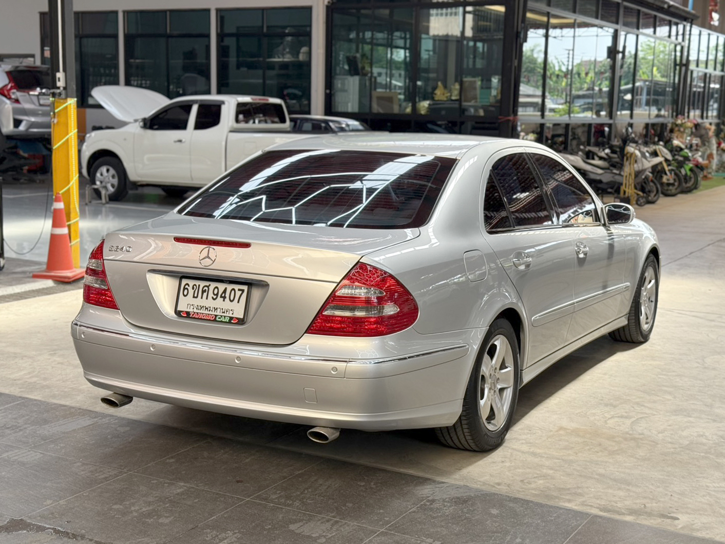 E240 (W211) 2.6 Avantgarde 2003