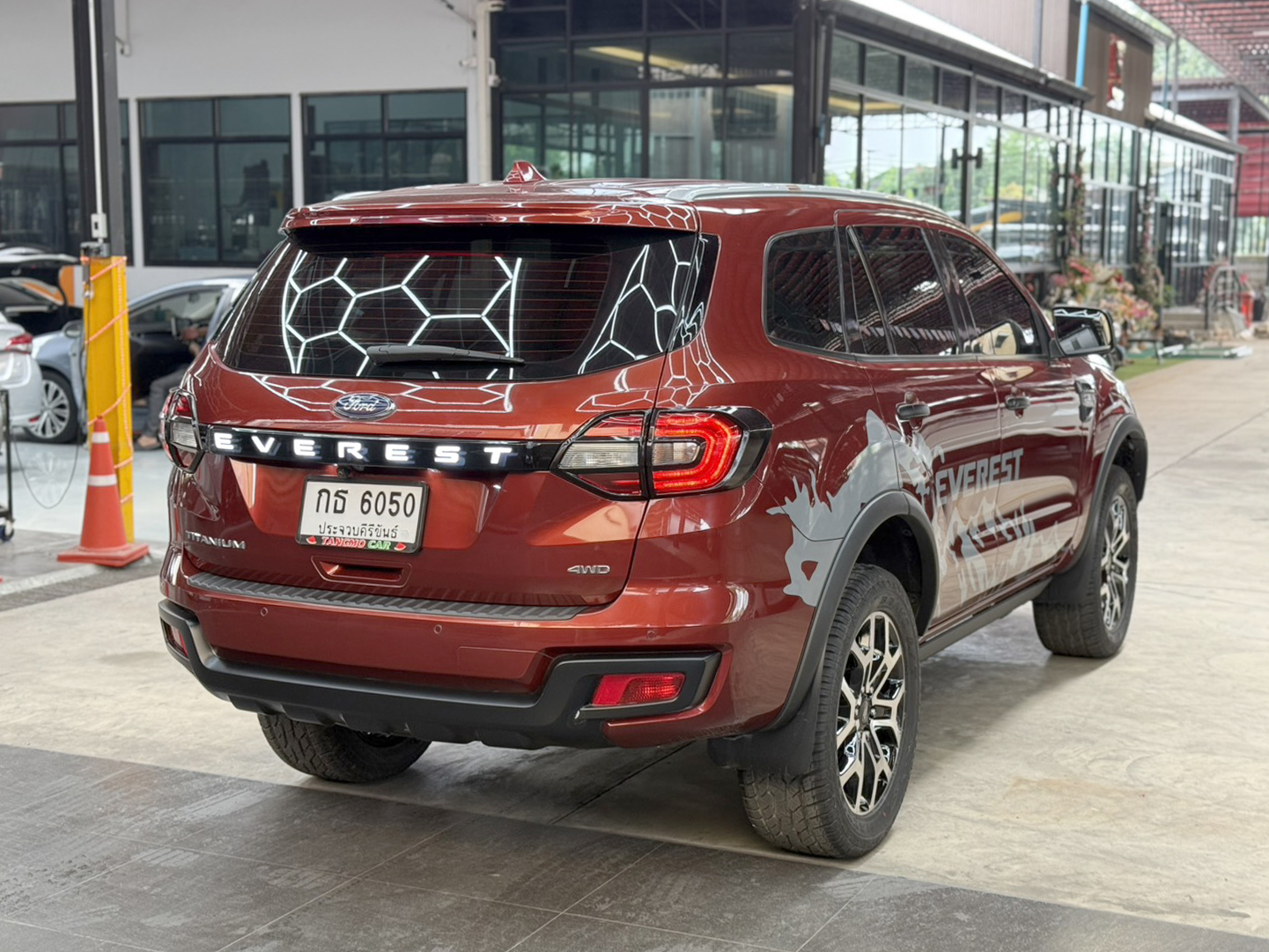 EVEREST 3.2 Titanium+ 4WD 2017