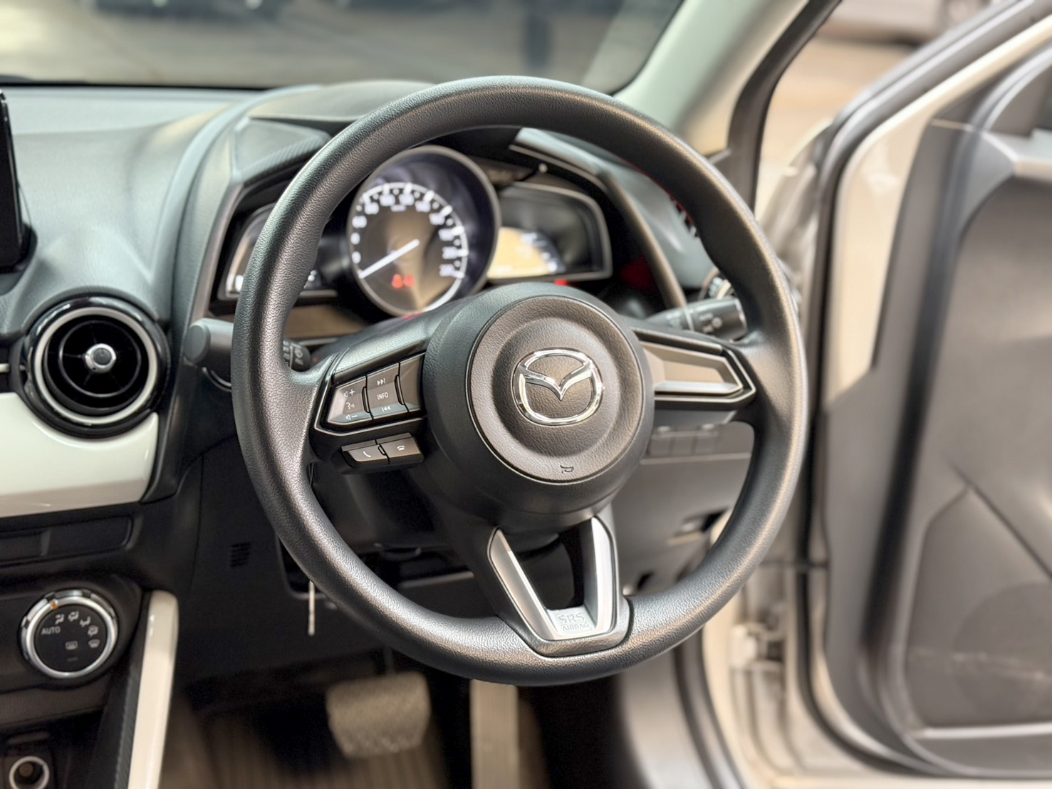 MAZDA2 1.3 C SEDAN 2024