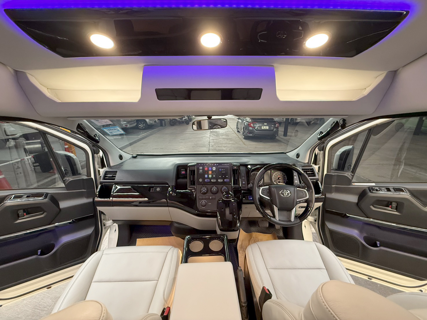 COMMUTER 2.8 Van 2024