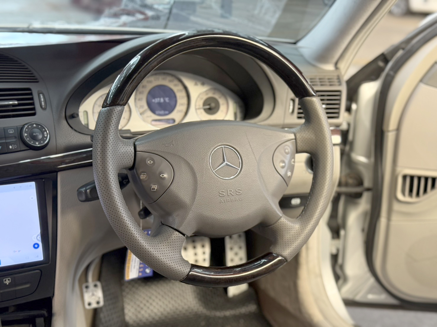 E240 (W211) 2.6 Avantgarde 2003