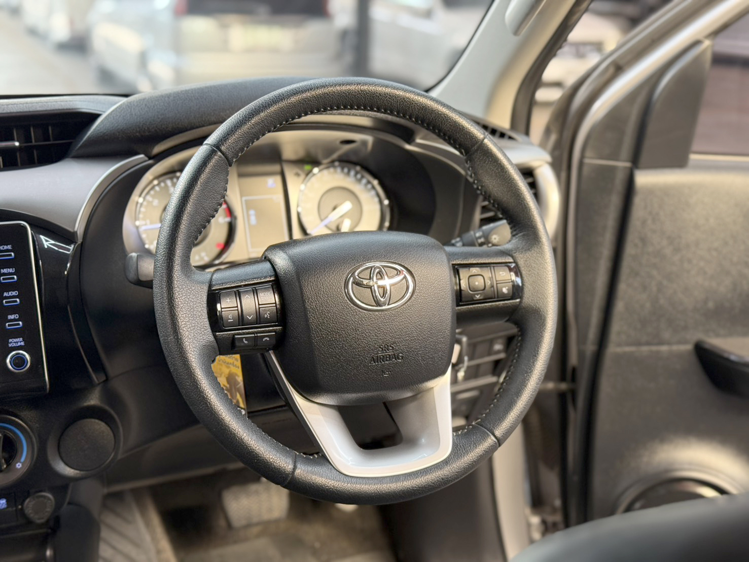 REVO 2.4 MID  PRERUNNER DOUBLECAB 2022