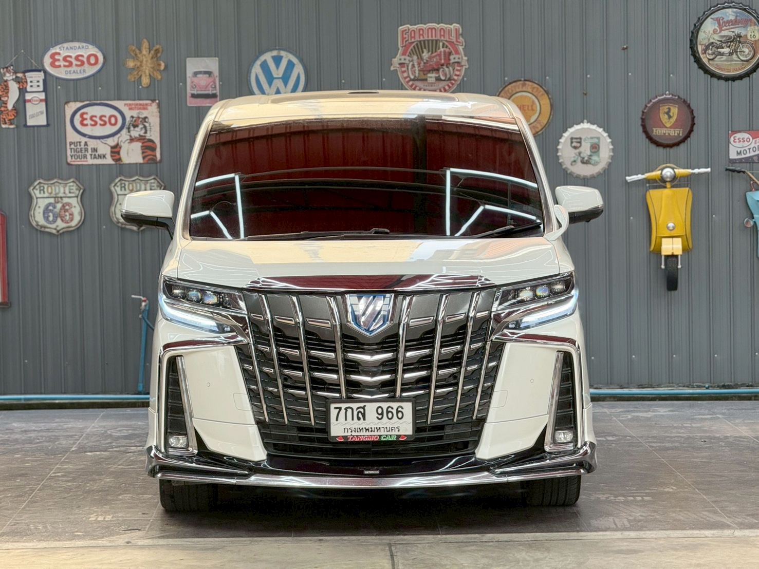 ALPHARD 2.5 Hybrid G F-Package E-Four 4WD 2017