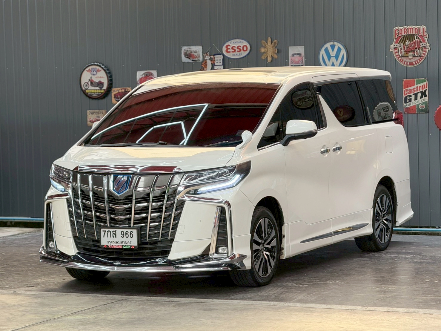 ALPHARD 2.5 Hybrid G F-Package E-Four 4WD 2017